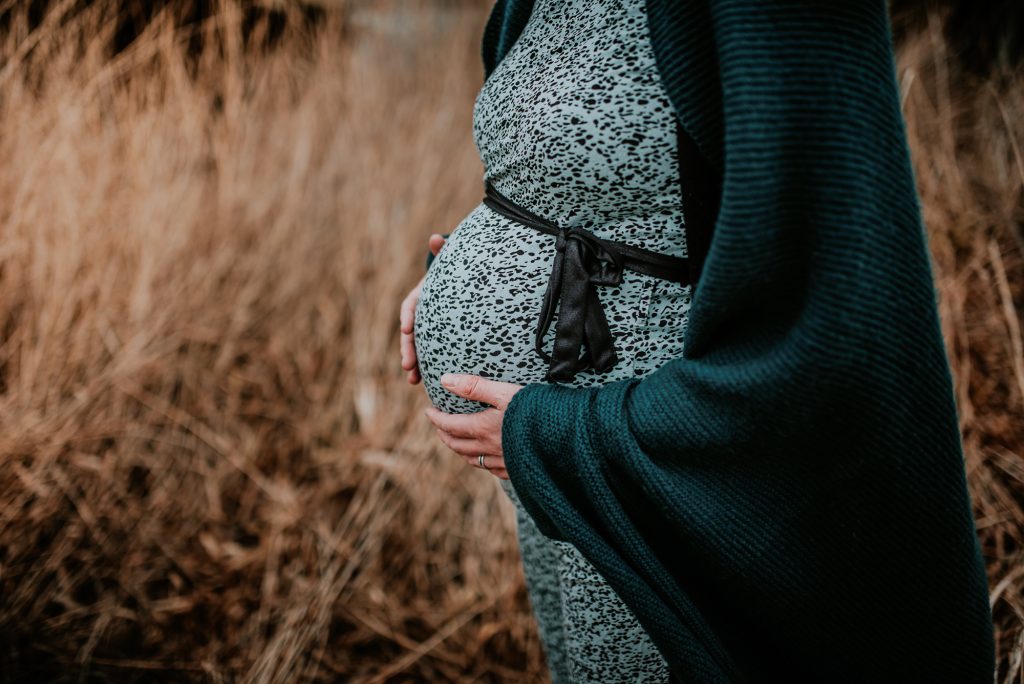 Zwangerschapsfotoshoot door fotograaf Nickie Fotografie uit Friesland