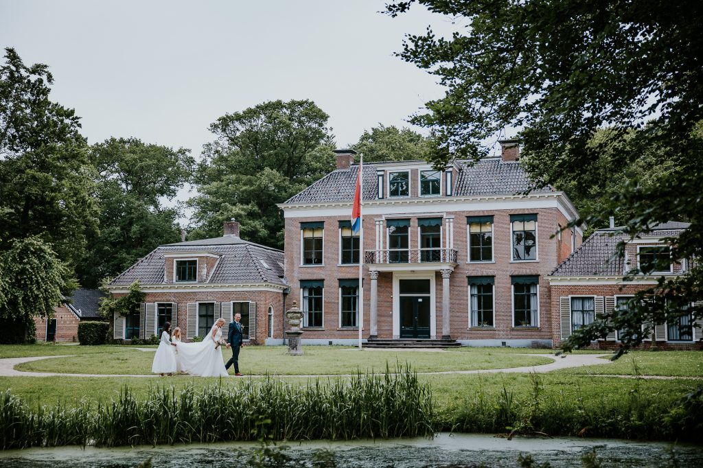 Trouwen bij Stania State. Bruidsfotografie door bruidsfotograaf Nickie Fotografie uit Friesland.