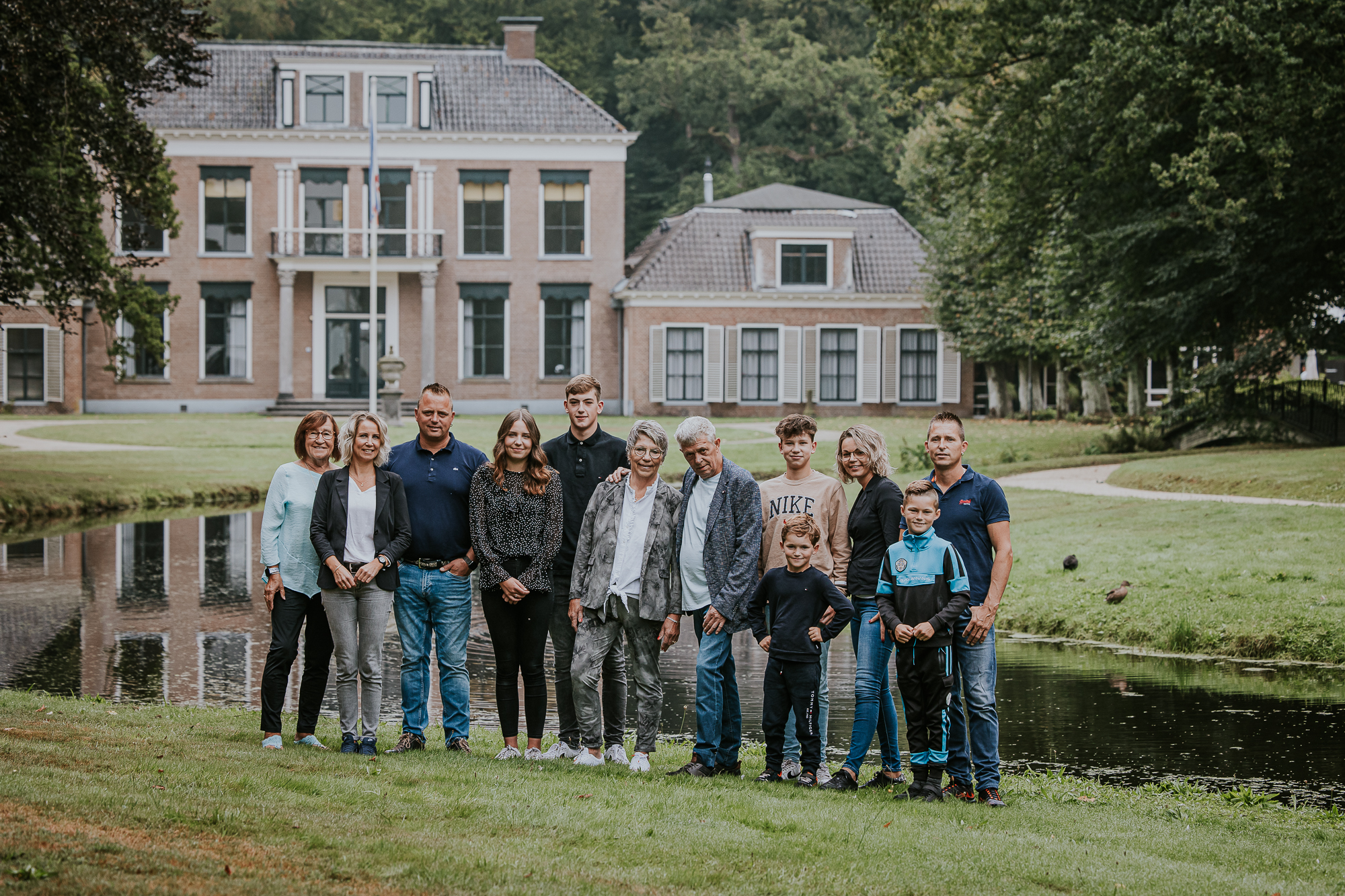 Familieshoot bij Stania State door fotograaf Nickie Fotografie uit Friesland