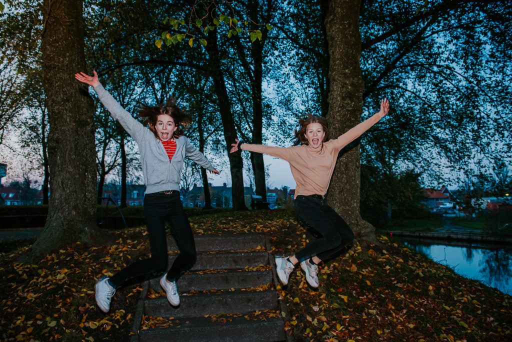 Jump foto! Fotoshoot Friesland, tienershoot in Dokkum door fotograaf Nickie Fotografie
