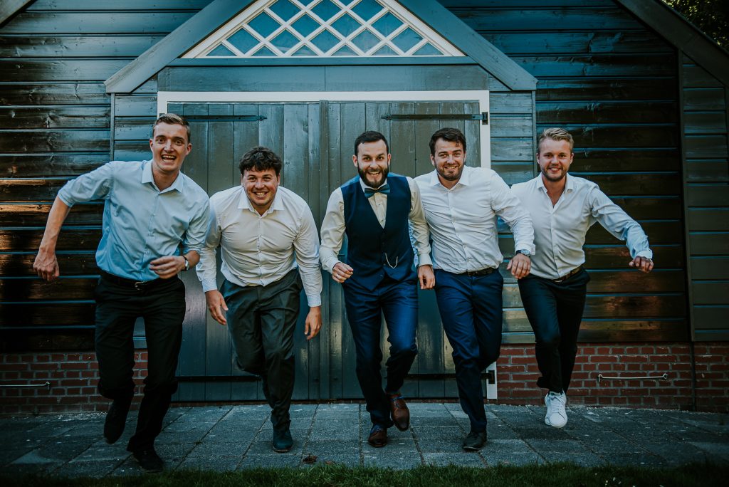 De mannen. trouwreportage door Nickie Fotografie uit Dokkum, Friesland.