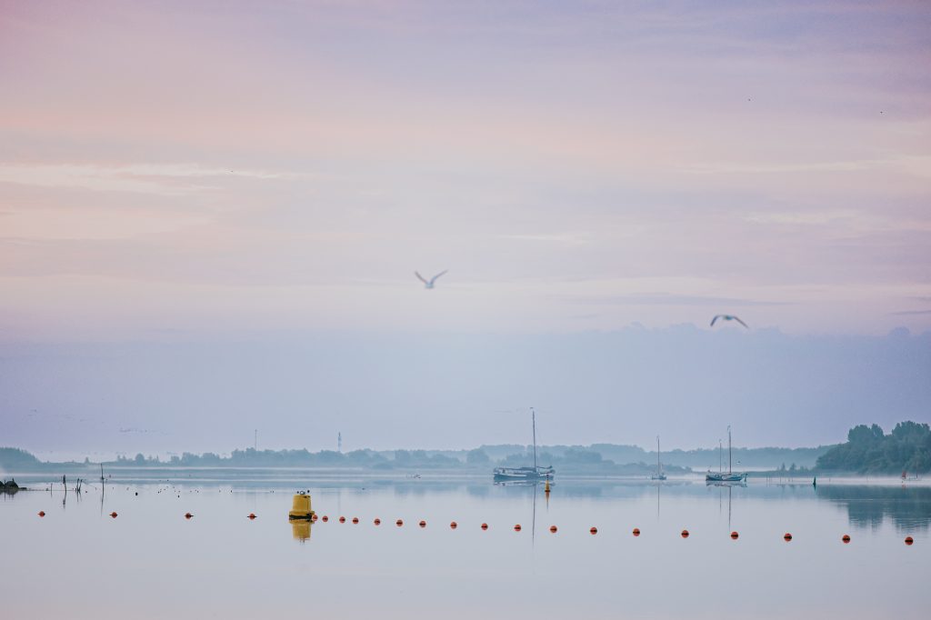 Het lauwersmeer bij zonsopkomst door fotograaf NIckie Fotografie uit Friesland.