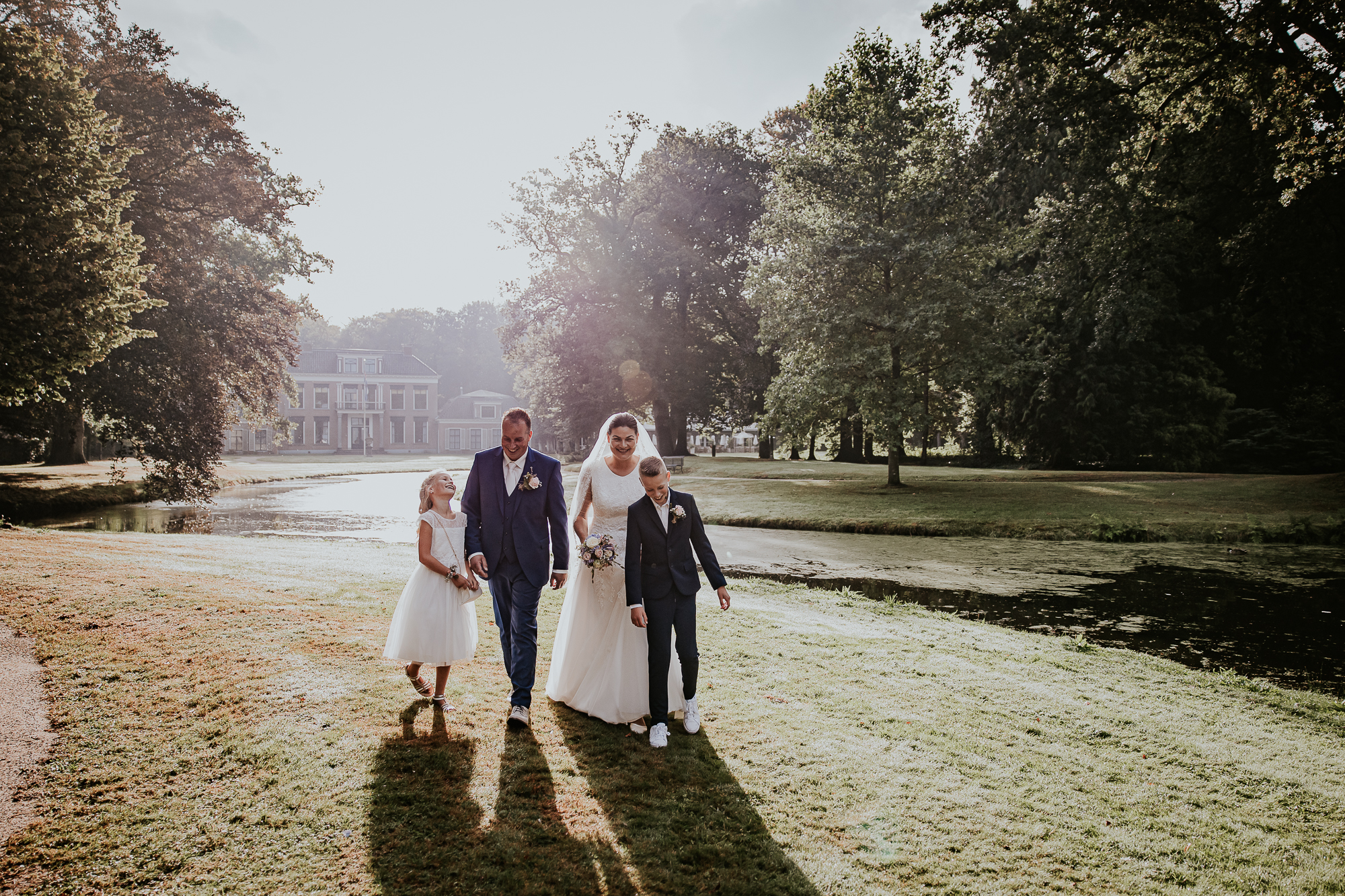 Fotosessie bruiloft door bruidsfotograaf Nickie Fotografie uit Dokkum, Friesland.