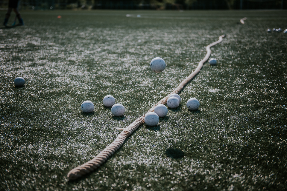 Hockeyballen bij de touwlijn, door fotograaf Nickie Fotografie uit Dokkum, Friesland