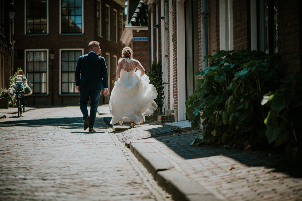 Bruidsreportage in de stad Leeuwarden. Door Nickie Fotografie.