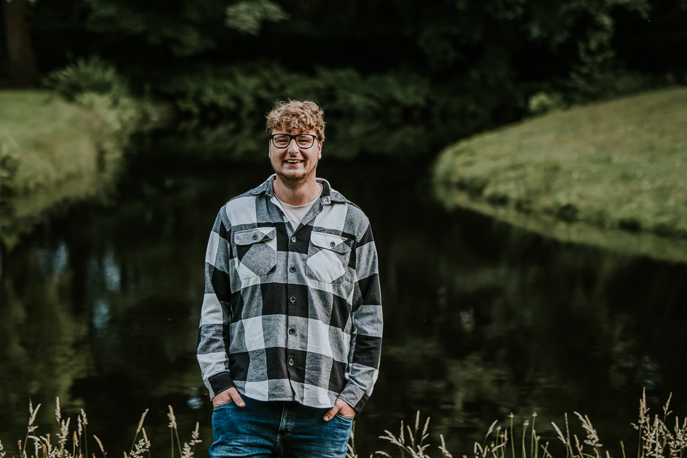 Portret in het park door fotograaf Nickie fotografie uit Dokkum, Friesland.