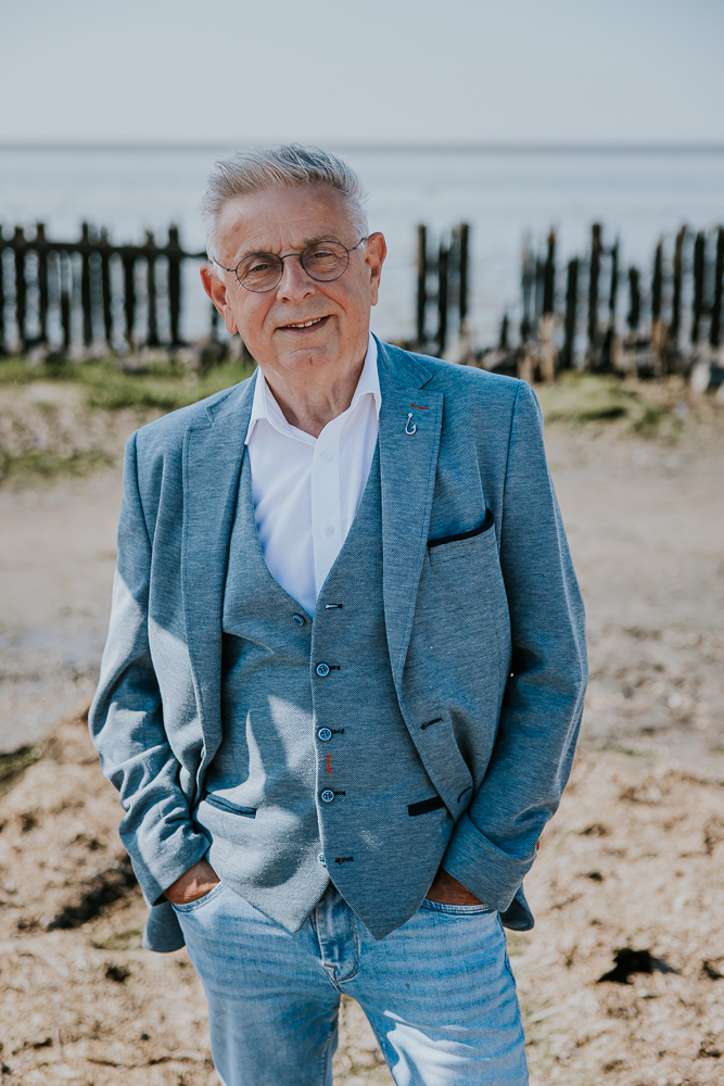 Portret bij de Waddenzee door portretfotograaf Nickie Fotografie uit Dokkum, Friesland.