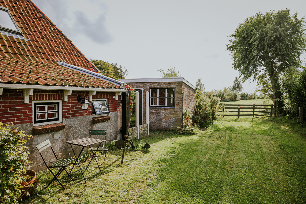 Oude vissershuisje te huur in Moddergat met bedstee. Fotoshoot door fotograaf Nickie Fotografie uit Friesland.