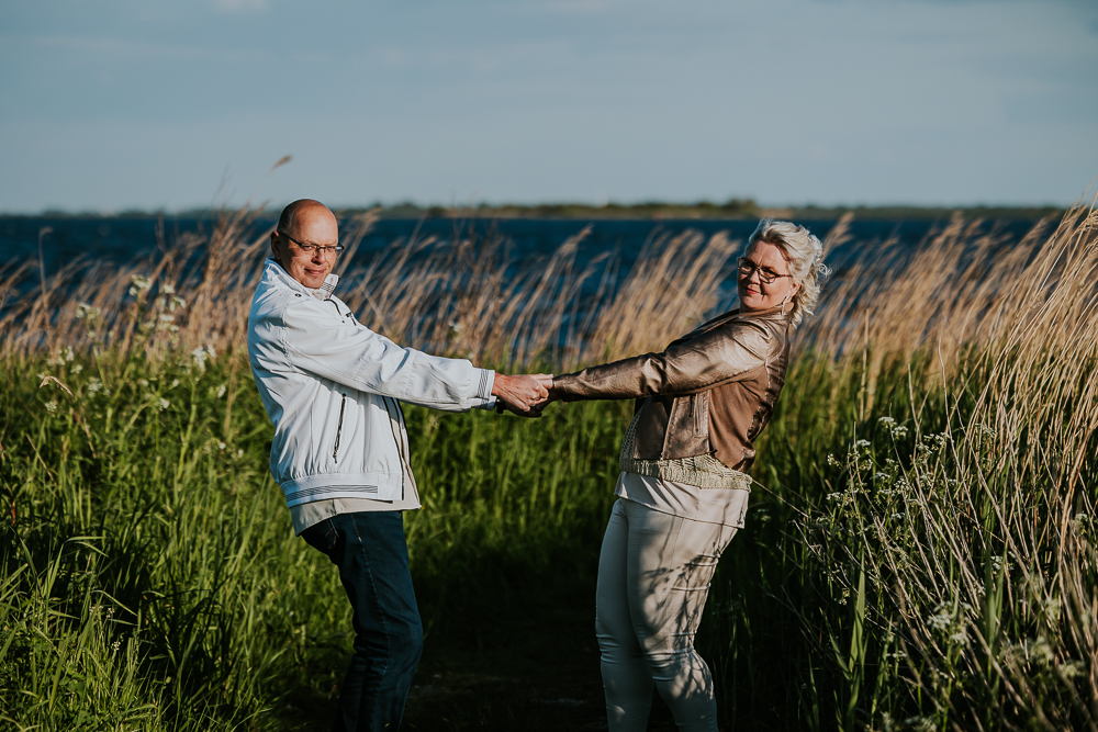 Fotoshoot na het geregistreerd partnerschap in Damwoude door fotograafNickie Fotografie uit Friesland