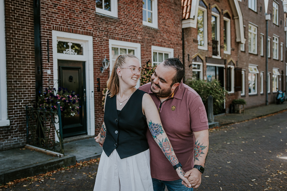 Loveshoot Dokkum, Friesland door fotograaf Nickie Fotografie.