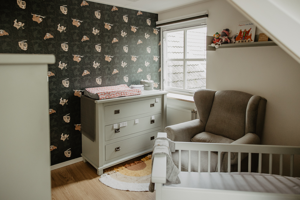 De babykamer. Lifestyle babyfotografie door fotograaf Nickie Fotografie uit Friesland.