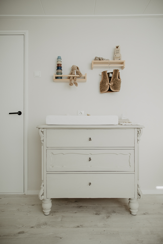 Fotograaf Dokkum. Foto van de babykamer door Nickie Fotografie uit Friesland.