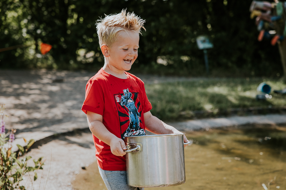 Fotograaf Friesland. Gezinsreportage in de speeltuin door Nickie Fotografie.