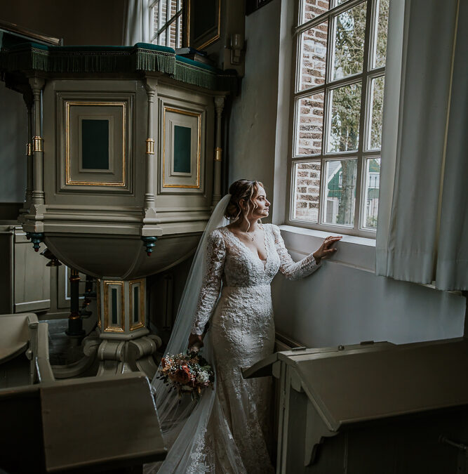 Trouwen in Het kerkje aan zee op Urk.